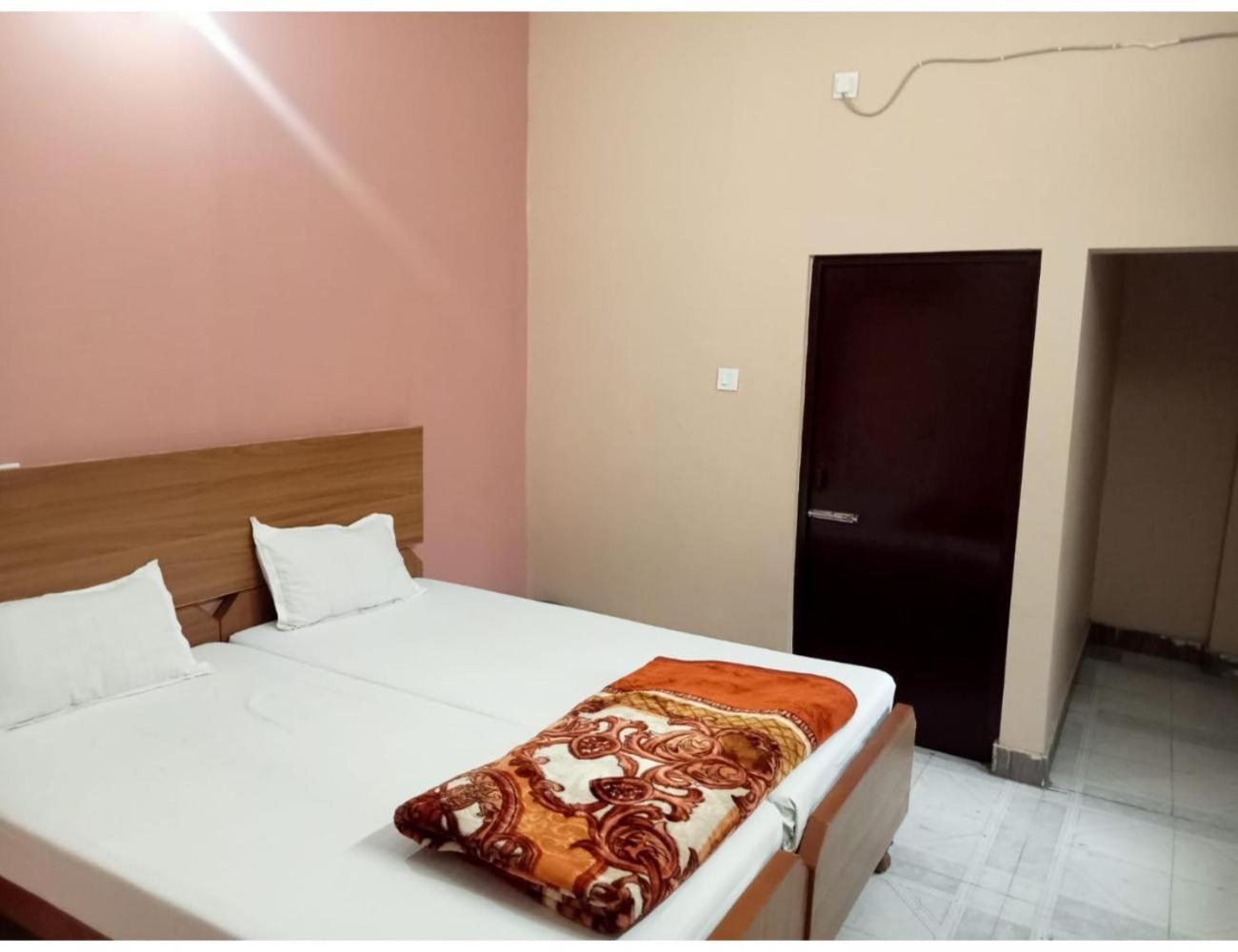 Sankatha Guest House, Varanasi